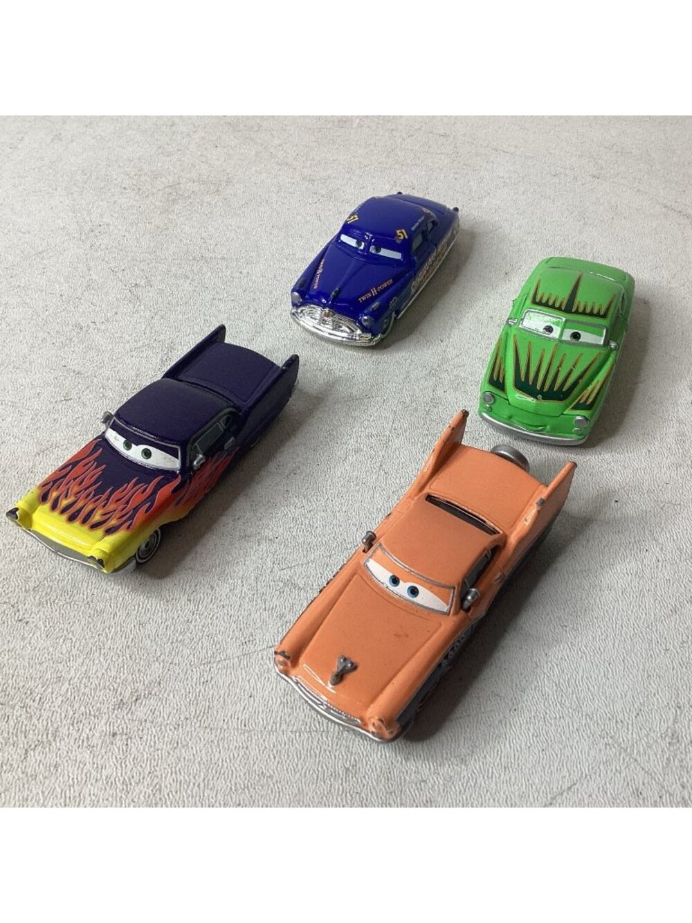 Disney Pixar Cars Lot Retro Radiator Springs Classic Hank Edwin Greta Hudson